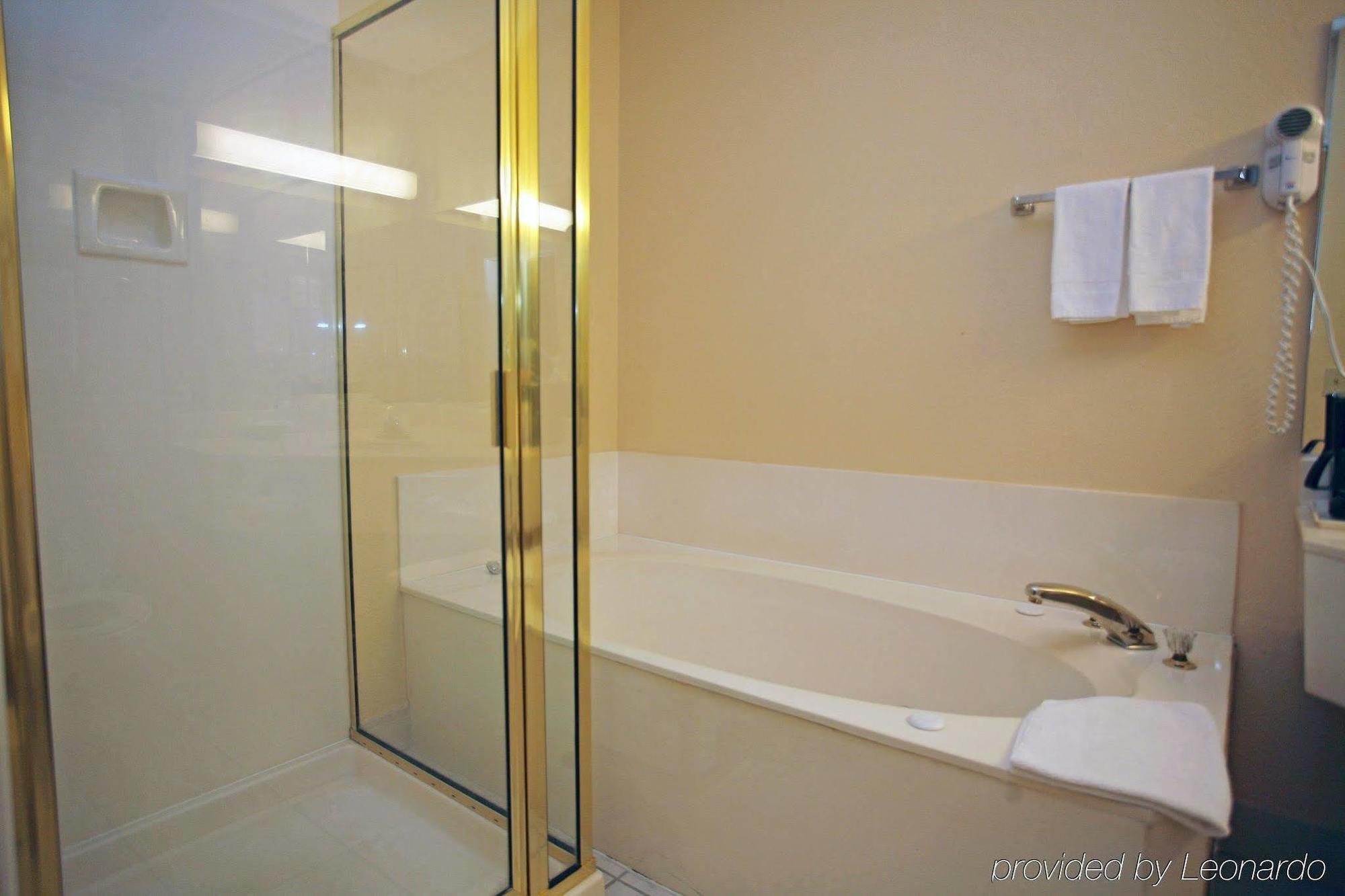 Americas Best Value Inn Louisville Rom bilde